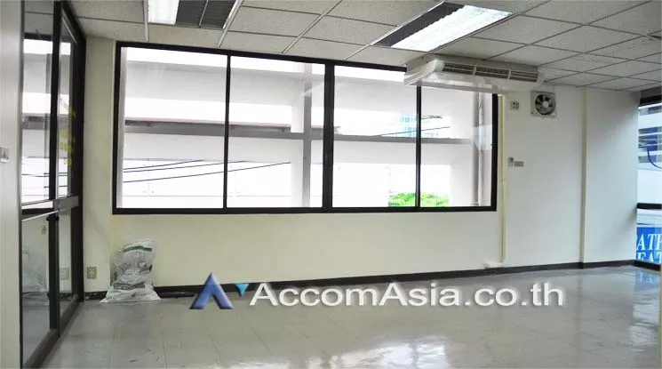 10  Office Space For Rent in Silom ,Bangkok BTS Sala Daeng at Kitpanit Building 13002152